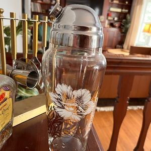 Vintage cocktail shaker white and gold floral